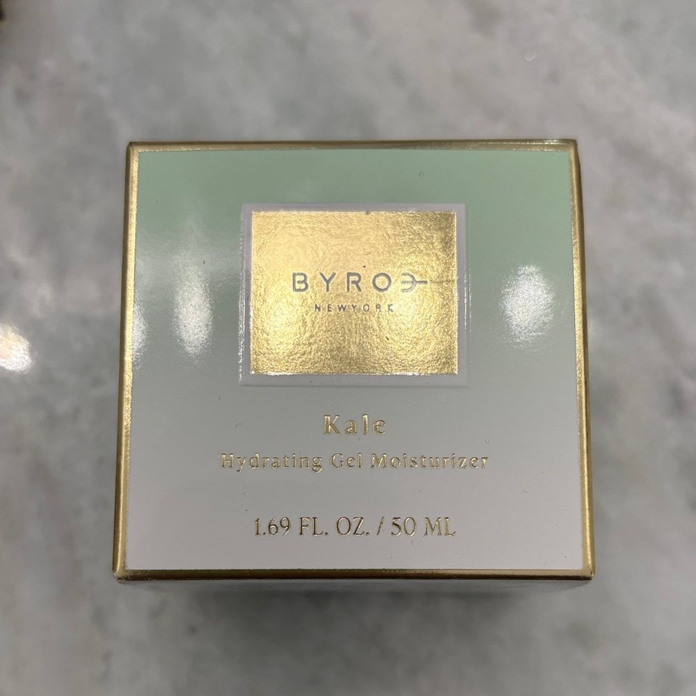 BYROE Kale Hydrating Gel Moisturizer - Gold and Cream